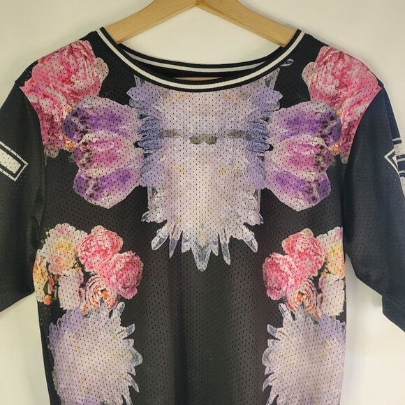 Topshop Crystals And Flowers Graphic Perforated Tee - Picture 6 of 13